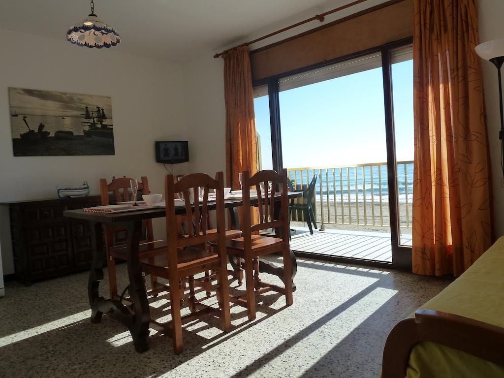 Villa Service - Apartamentos Aransol El Vendrell Cameră foto